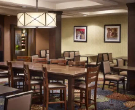 Holiday Inn Express & Suites TIMMINS by IHG Hotel di Timmins