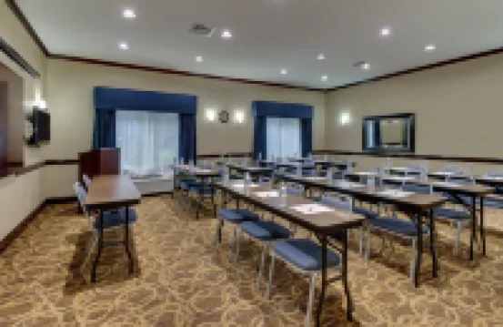 Holiday Inn Express & Suites ALLENTOWN WEST by IHG