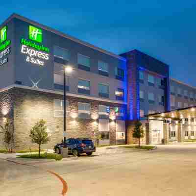 Holiday Inn Express & Suites DENTON SOUTH by IHG Hotel Exterior