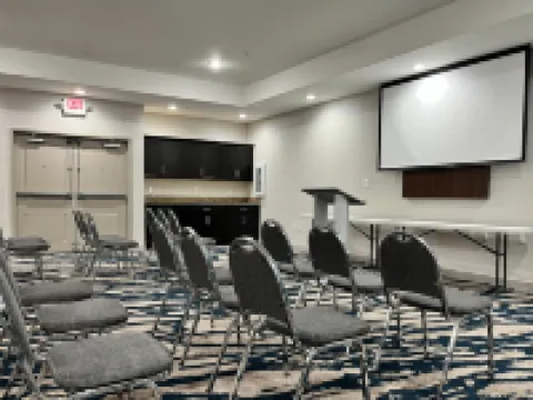 Comfort Suites Oil Center Hotels in Lafayette