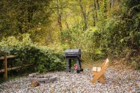 Ridgetop Retreat Cabin at Highland Hideaways - Arcade & Drive-in Theater