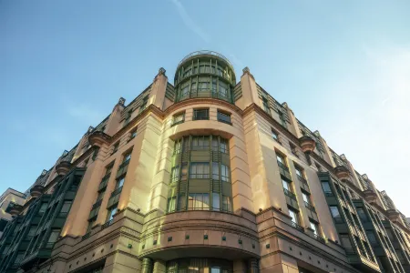 Radisson Collection Grand Place Brussels Отели рядом с достопримечательностью «Центр изобразительных искусств»