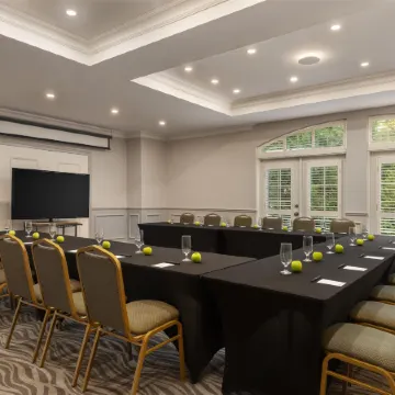 Hotel Vallea Bromont, Tapestry Collection by Hilton