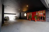 ホテルアスラニインターナショナル - 駐車場
