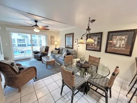 Crescent Beach D-10 Four Wind Condo