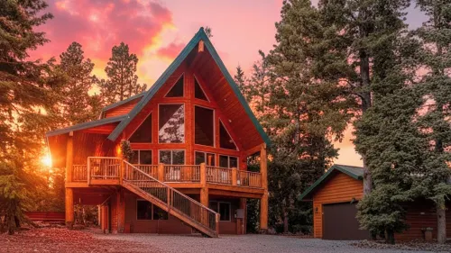 Gorgeous Chalet Cabin w/NEW HOT TUB near National Parks and loaded w'/Amenities!
