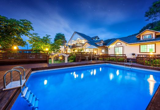 횡성 헬로우412 펜션