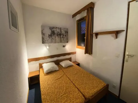 3 Rooms for 6 People