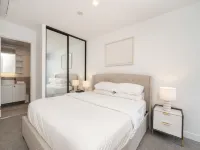 Modern 2-Bed Apartment with Premium Amenities