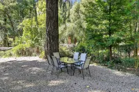 Rouge Cobb Mountain Hotel - Cabin 3