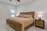 New Home, Short Walk to Lake Texomas Sandy Shores - 4-Star
