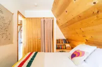 Dog Friendly A-Frame Hot Tub Nature Views - balcony