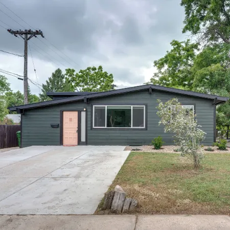 Game Room & Fire Pit: Family-friendly Loveland Gem