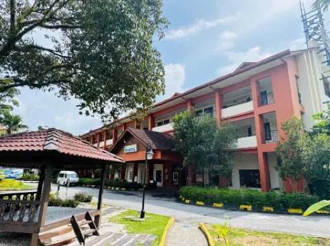 Bukit Merah Laketown Resort