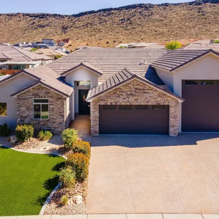 Hurricane Falls Pool, Hot Tub Plus Dog Friendly! 4 Bedroom Home