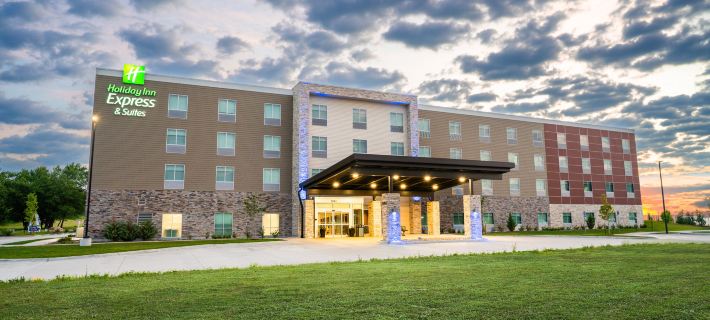 Holiday Inn Express & Suites Cedar Rapids NE - Marion by IHG Hotels in Linn County