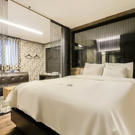 W1 Hotel Paju Отели рядом с достопримечательностью «Аутлет-центр Paju Premium»