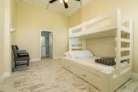 Galveston Bay Views and Pier! San Leon Gulf Getaway