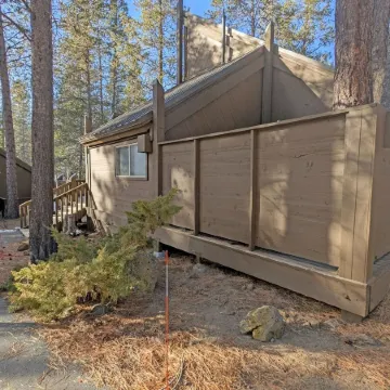 Pole House 10 2 Bedroom Cabin
