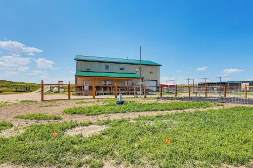 Pet Friendly 'Daydreamers Guest Ranch' on 60 Acres - Homestays