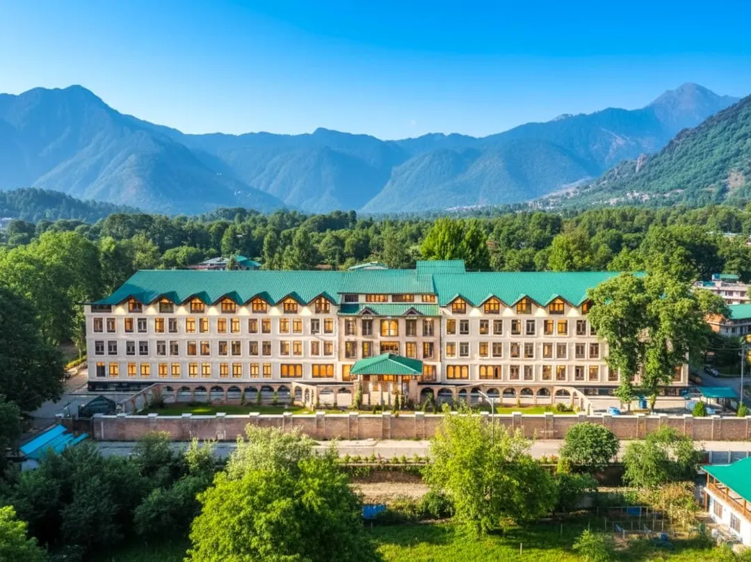 Hotel The Dewan - Srinagar