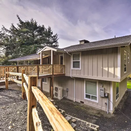 Coastal Washington Getaway Walk to Beach!