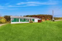 Countryside Couples Retreat! Gateway to Corning - Homestays
