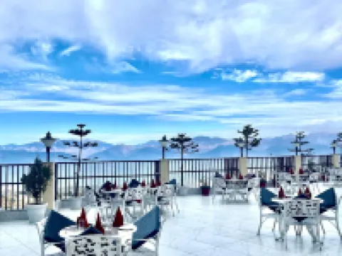 JK Clarks Exotica - Centrally Located with Stunning Valley View Hoteles en Distrito de Chamba