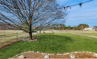 1/2 Mi to Lake! Traverse City Retreat w/ Dock