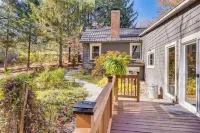 Trails, Wine & Events! Cuyahoga Falls Retreat - Homestays
