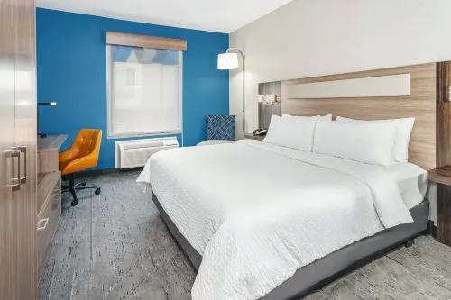 Holiday Inn Express & Suites BLOOMINGTON - NORMAL by IHG