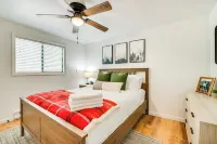 Deck & Community Perks: Bright Pocono Lake Home! - parking