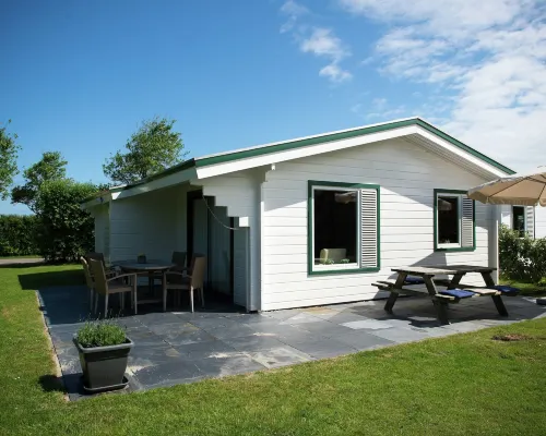 Wooden Bungalow with Dishwasher Near the Beach Hotels in Hollum