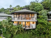 Luxurious, Modern Suite in the Rainforest with Ocean Views and 3 Resort Pools Hotels near Playa Biesanz