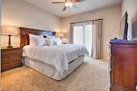 College Station Townhouse w/ Private Patio - Apartments