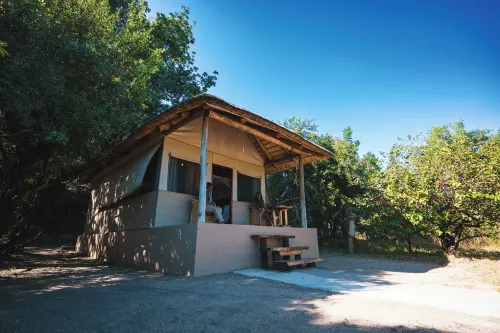 Mozhi Bushcamp - breakfast