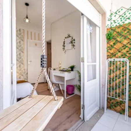 Santos Mattos Guesthouse & Apartments by Lisbon with Sintra