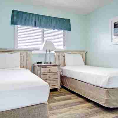 New Smyrna Waves Mod Collection by Sonesta Rooms