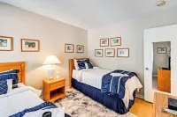 Lakeview Condo w/ Resort Pool: 2 Miles to Golf! - balcony