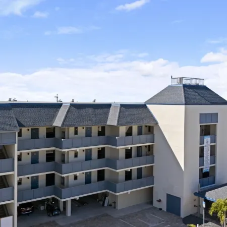 Mariner's Boathouse and Beach Resort by CoolVacay