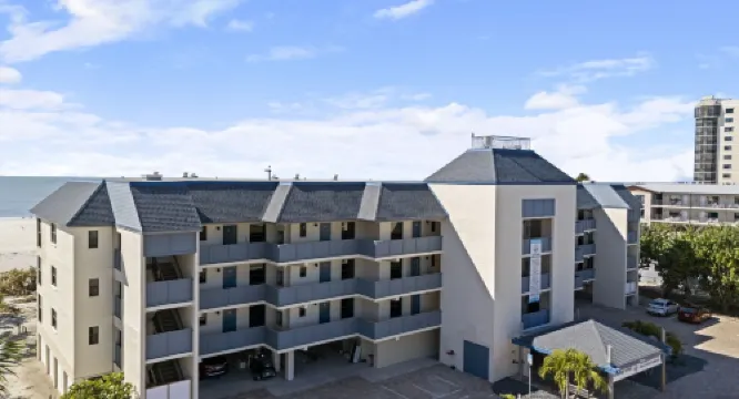 Mariner's Boathouse and Beach Resort by CoolVacay