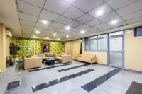 Hotel Aerostar Gold Near Yashobhoomi - Bintang 2