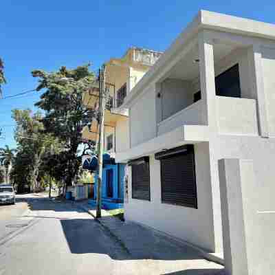 Downtown 1 or 2 Bedroom Stay - Walk to Ferry Hotel Exterior