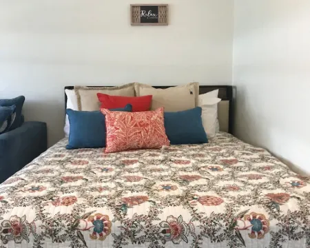 Steps to Siesta Key BEACH!  Pool, Tennis Court, Shuffle Board, Basketball! Hotéis em Siesta Key