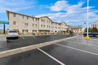 Quality Inn Near Monument Health Rapid City Hospital - parking