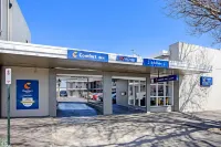 西方舒適酒店 - 停車場