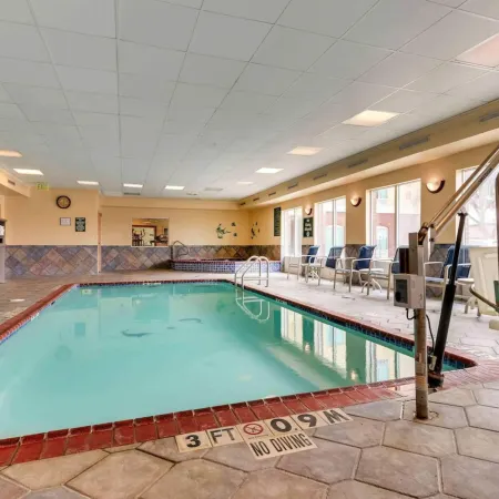 Comfort Inn & Suites