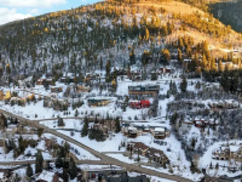 Eagle Valley Haven by Avantstay Alpine Condo + Mtn Views   Minutes to Vail + Beaver Creek Hotels in Eagle-Vail