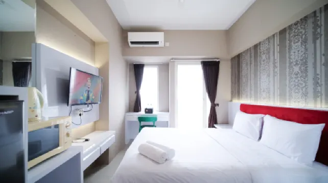 Modern and Homey Studio at Tanglin Supermall Mansion Apartment By Travelio