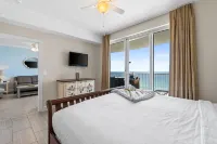 Twin Palms by Book That Condo